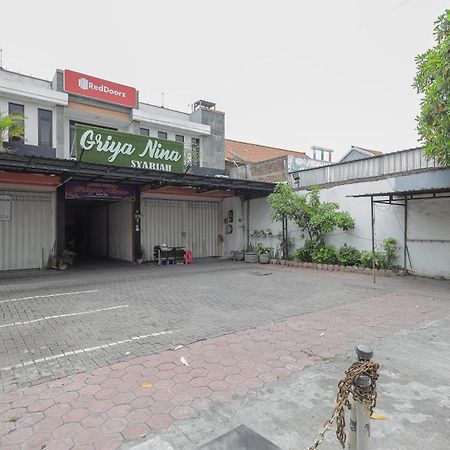 Reddoorz At Pondok Candra Surabaya Exteriör bild