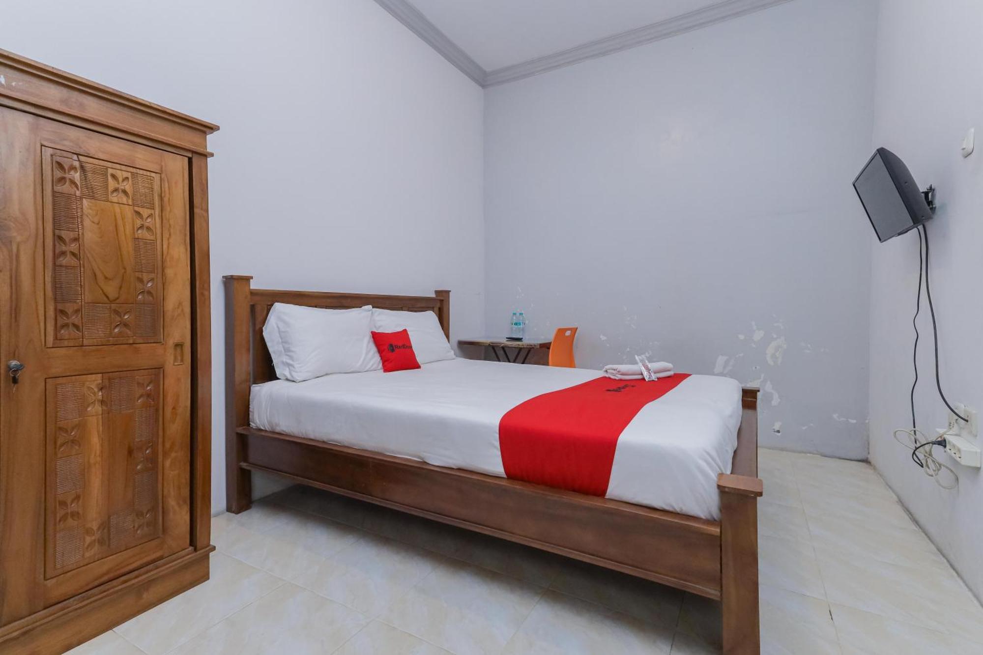 Reddoorz At Pondok Candra Surabaya Exteriör bild