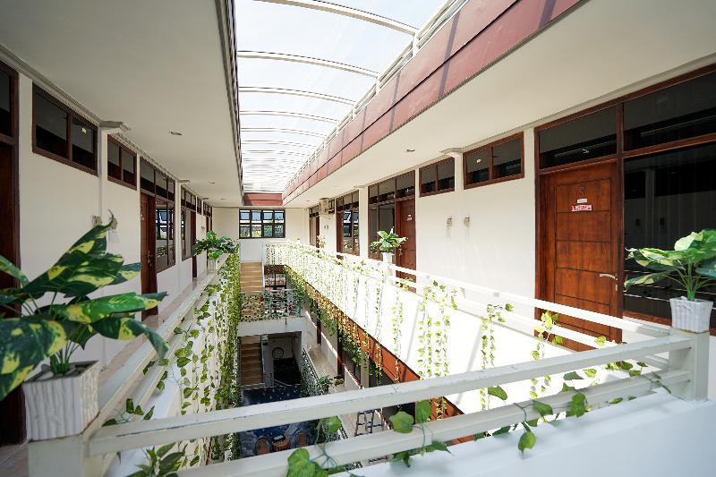 Reddoorz At Pondok Candra Surabaya Exteriör bild