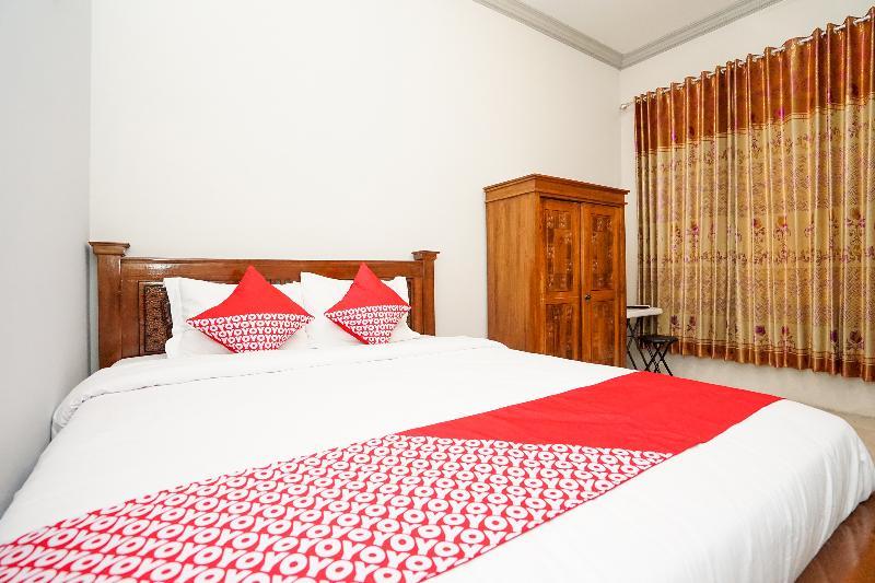 Reddoorz At Pondok Candra Surabaya Exteriör bild